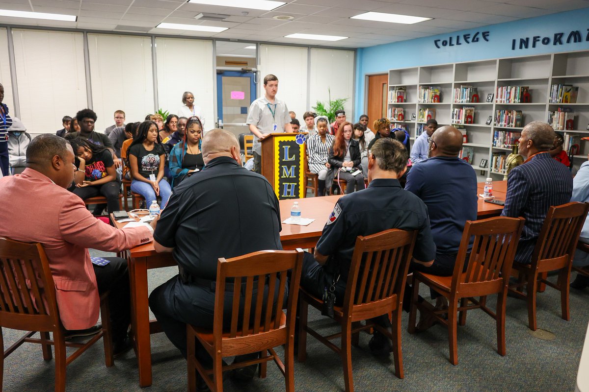 A Huge Thank You to the La Marque High School's Special Education Staff and Students from Life Skills 1 &amp; 2, and 18+ Continuing Education Program!
Thank you to the staff for facilitating this conversation and empowering students to express what they want to see in our community.