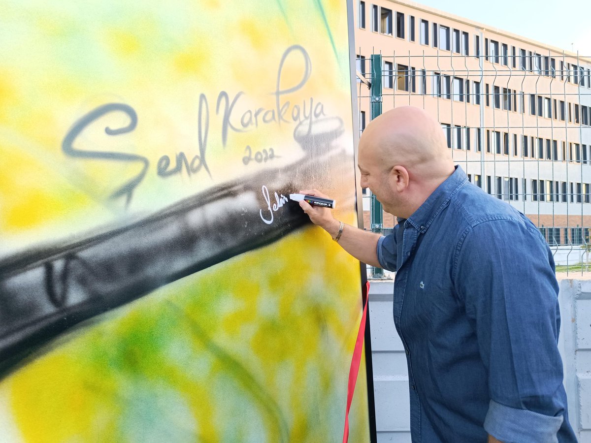 📍Genç Ahiler Neşet Ertaş Anma Programı

Halk Ozanı Neşet Ertaş'ın ebediyete intikali' nin 12.yılına özel hazırlanan Grafiti çalışmasının açılışına Mimar <a href="/selimyuhay/">Mimar Selim YUHAY</a>, İl Müdürümüz @nafiznumansahin ve kıymetli Genç Ahilerimizin katılımıyla açıldı.

Rahmet ve minnetle anıyoruz...