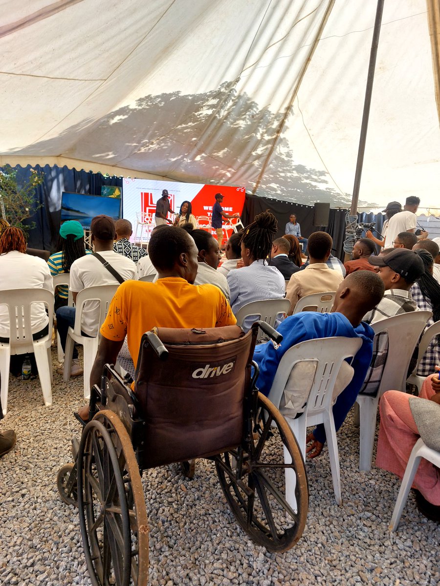 JsnetAfrica's tweet image. 📸 from day 2 of the Open Data Africa Summit, #HubUnconference 2024 @ShokoFestival #LevelUp #TheHubZw