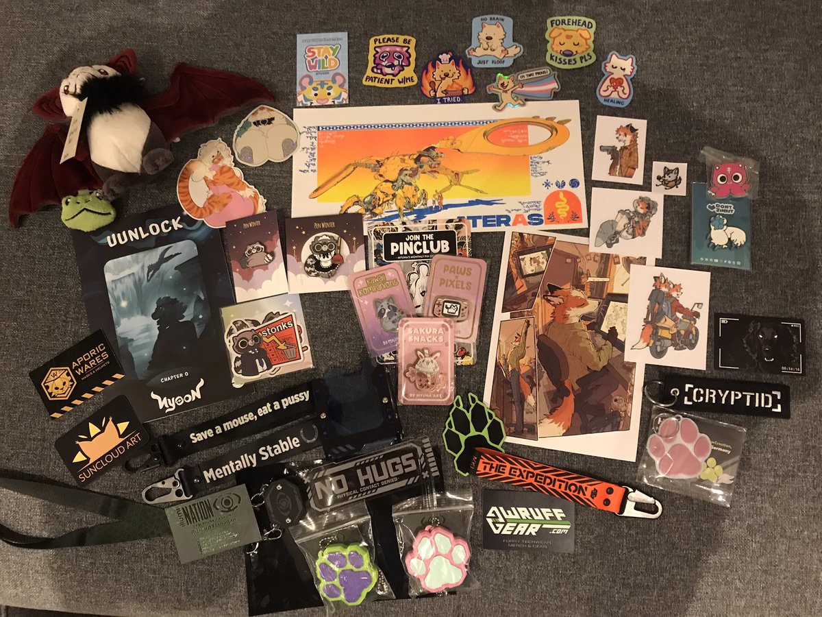 FloofSno's tweet image. My EF looting has gone hard this year ^.^"
I didn t get every artist’s @ so feel free to let me know and i ll tag you in the comments x3

With :
@IllumiCyberwear 
@Serpent____x 
@SuncloudArt
@Nyoon_Toys 
@AporicWares 
@AwruffGear 
@CanisInfernalis 
@Myuna_Art