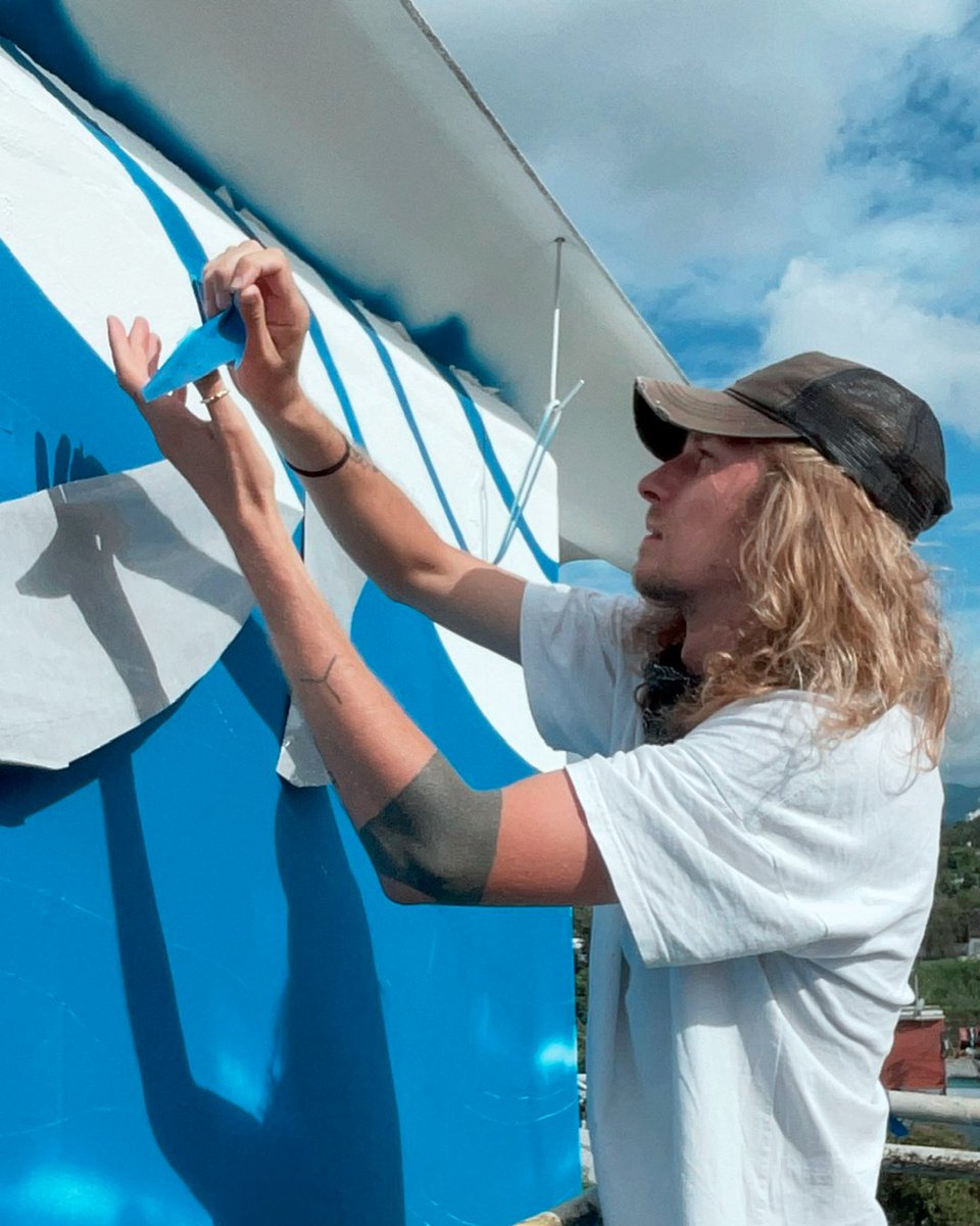 _CMSFoundation_'s tweet photo. Behind the Art 🕊️
La Gran Paloma by Andrea Crespi
Drawing inspiration from the timeless emblem of peace and hope, Crespi's mural of the dove embodies the transformative journey currently unfolding in Zacamil.
#AndreaCrespi
#ColoniaZacamil
#CMSFoundation
#custommadestories https://t.co/Mv7pCQvL1F