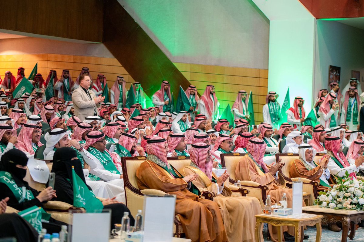 FAC_JU's tweet photo. بمناسبة #اليوم_الوطني_السعودي94، أظهر طلبة الجامعة إبداعهم في احتفال مميز رعاه سعادة رئيس الجامعة #محمد_أبوراسين، وسط حضور كبير من منسوبي الجامعة وطلبتها. #جامعة_جازان
#نشاطكم_يميزنا https://t.co/fMhKuIGIyq