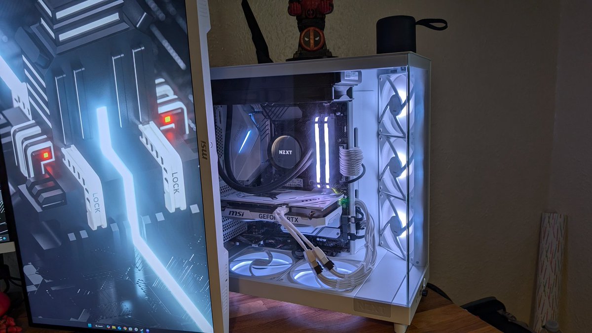 Spacejocks's tweet photo. @NZXT Rocking a H7 flow here. https://t.co/qR7kxzfzs8