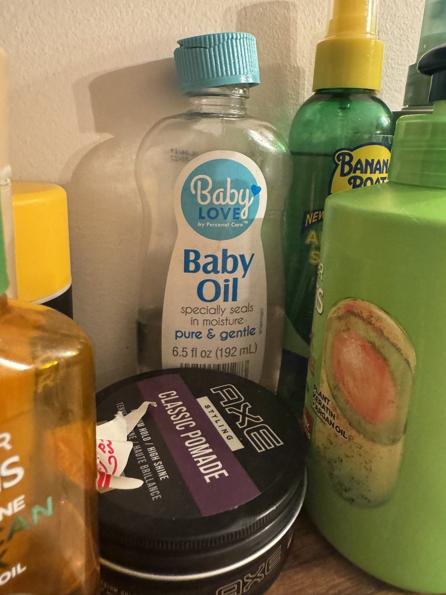 nicholasnewman's tweet image. Some of us need it for dermatological issues. #ItsNotWeird