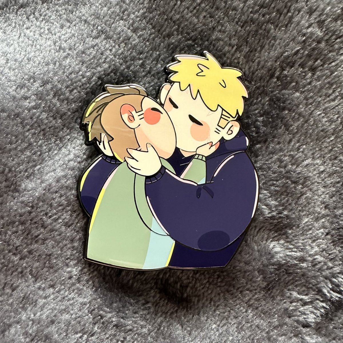 EnchantedVex's tweet photo. I am SO EXCITED to show you all a collab between me and one of my absolute favorite CoD artists, @arua_l98851!

I’m so glad we got to make her adorable, joyful art into this enamel pin!

They’ll be available in my shop this Saturday (Sept. 28th) at Noon EST.

Details below! https://t.co/RKfIbqyWwy