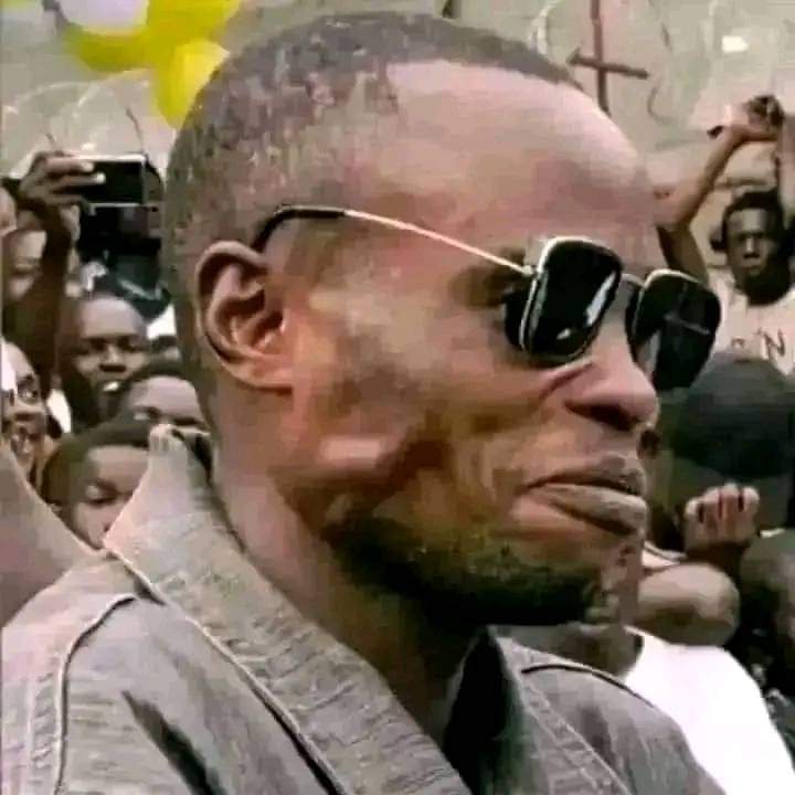 Mimi nimesoma mazingira ya shida sana enzi hizo nasubiri hadi dingi awashe sigara halafu uwe mwanga wa sigara ndo natumia kujisomea😂