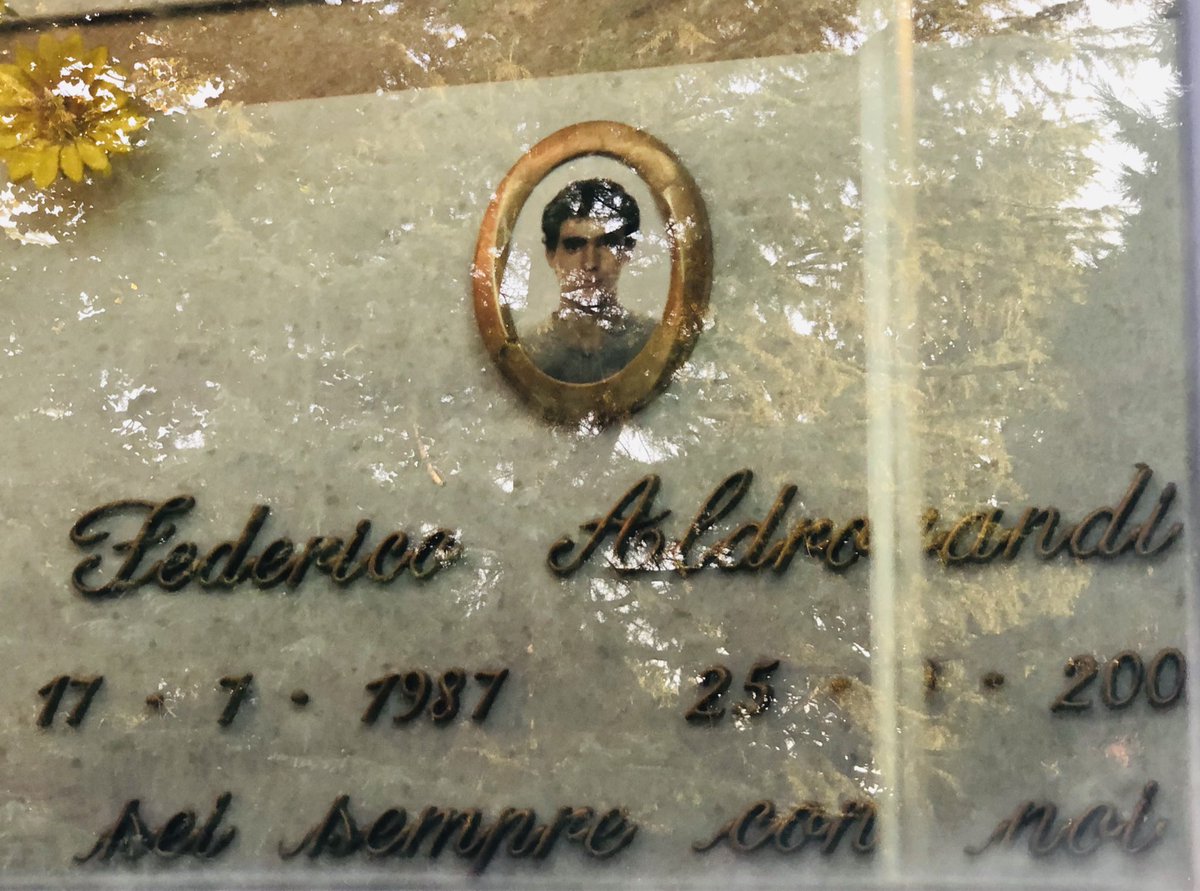 "Fate presto voi a cantare Aldro vive! Veniteci voi qui dentro a 19 anni per passarne altri 18 fatti solo ricordi e di slogan. Ditelo a Lino e Patrizia e Stefano. Ma che vita è questa ? Va bene, non tanto, non proprio . Se ci tenete comunque Aldro Vive".