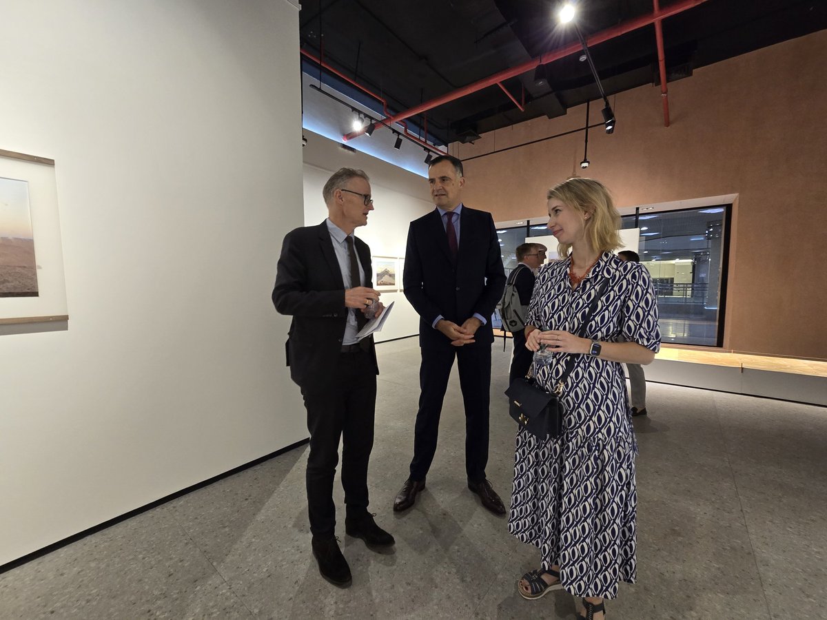 ألمانيا 🇩🇪🇸🇦 (@germanyinksa) on Twitter photo What a special joint 🇸🇦🇩🇪 exhibition! 🎨Ambassador Kindsgrab opened "Echoes of Time“, by artists 🇩🇪 Susanne Kriemann & 🇸🇦 Daniah Alsaleh. Thank you curator Salma Al Khalidi, <a href="/Goethe_KSA/">Goethe-Institut Saudi-Arabien</a> & German Archaeological Institute.
👀 Have a look for yourself, <a href="/AhlamGallery/">Dream$ world</a> until 7/10! What a special joint 🇸🇦🇩🇪 exhibition! 🎨Ambassador Kindsgrab opened "Echoes of Time“, by artists 🇩🇪 Susanne Kriemann & 🇸🇦 Daniah Alsaleh. Thank you curator Salma Al Khalidi, <a href="/Goethe_KSA/">Goethe-Institut Saudi-Arabien</a> & German Archaeological Institute.
👀 Have a look for yourself, <a href="/AhlamGallery/">Dream$ world</a> until 7/10!