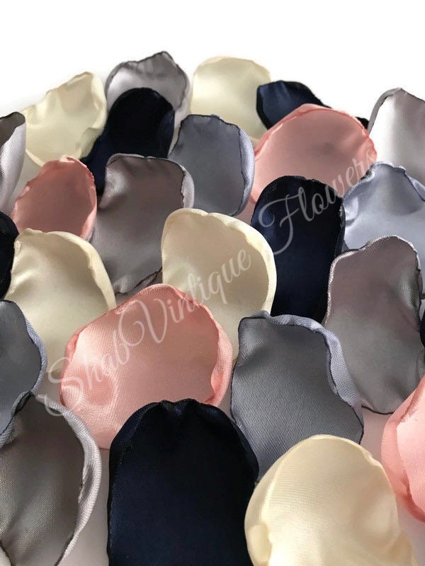 shabvintiqueflr's tweet image. ✨ Ready to add a touch of elegance to your big day? 💐 Check out our chic collection of blush pink, silver, ivory, navy blue &amp;amp; dusty blue flower petals! Perfect for table decor, flower girls, and wedding aisles. Come see the magic! 😉
nuel.ink/Cx9H4b #WeddingEssentials
