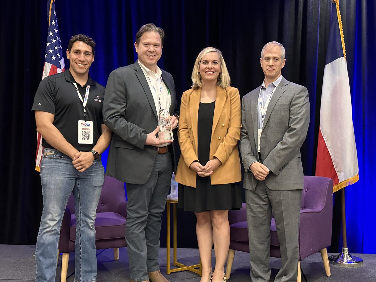 Texas Oil & Gas Association (@txoga) on Twitter photo Drumroll please…🥁
The audience has been polled, and the winner of the Audience Favorite Award for today’s #EnergyElevated Showcase is—<a href="/TransectKnows/">Transect</a>! 
And our expert judge, Greg Hundt of <a href="/HalliburtonLabs/">Halliburton Labs</a>, announces the winner of our Most Innovative Award—<a href="/MAZEenviro/">Maze Environmental</a>! Drumroll please…🥁
The audience has been polled, and the winner of the Audience Favorite Award for today’s #EnergyElevated Showcase is—<a href="/TransectKnows/">Transect</a>! 
And our expert judge, Greg Hundt of <a href="/HalliburtonLabs/">Halliburton Labs</a>, announces the winner of our Most Innovative Award—<a href="/MAZEenviro/">Maze Environmental</a>!