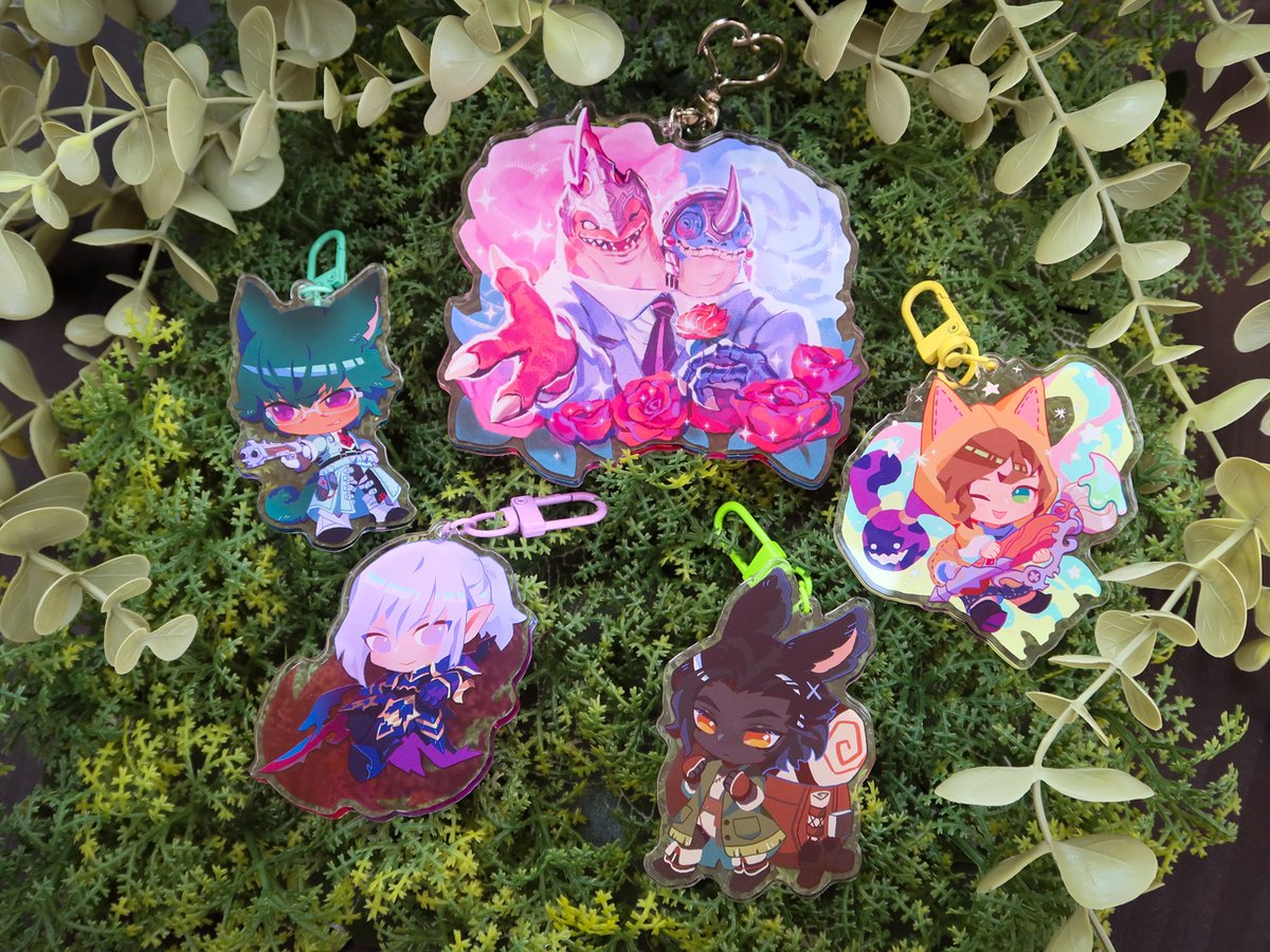 _cdra's tweet photo. Shop will be re-opening Sunday 09/29 @ 2pm EST! Tees, totebags, and DT keychains/stickers will be added ☺️ https://t.co/eDU78tB7Kd