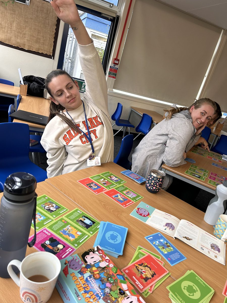 MissJacksonLW's tweet photo. A really lovely workshop with @bookofbeasties talking all things wellbeing and the importance of opening up these conversations in all manner of wonderful ways! Enjoyed some yoga and deep breathing via a boat race too🤣 @MrsJamesLW ❤️🦋☀️ https://t.co/k63Z5cwXqP