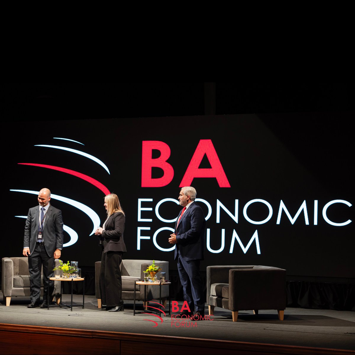 BAEconomicForum's tweet photo. 🌎✨¡Así vivimos el cuarto panel del #baef2024 ! ✨🌎
En esta ocasión,abordamos el ‘Panorama Politico Actual’ con tres destacados lideres: @hebesil @pablowalter y @jmrionegro .
#baeconomicforum #baeconomicforum2024 #baef #baef2024 https://t.co/1aS0Uyv2ws