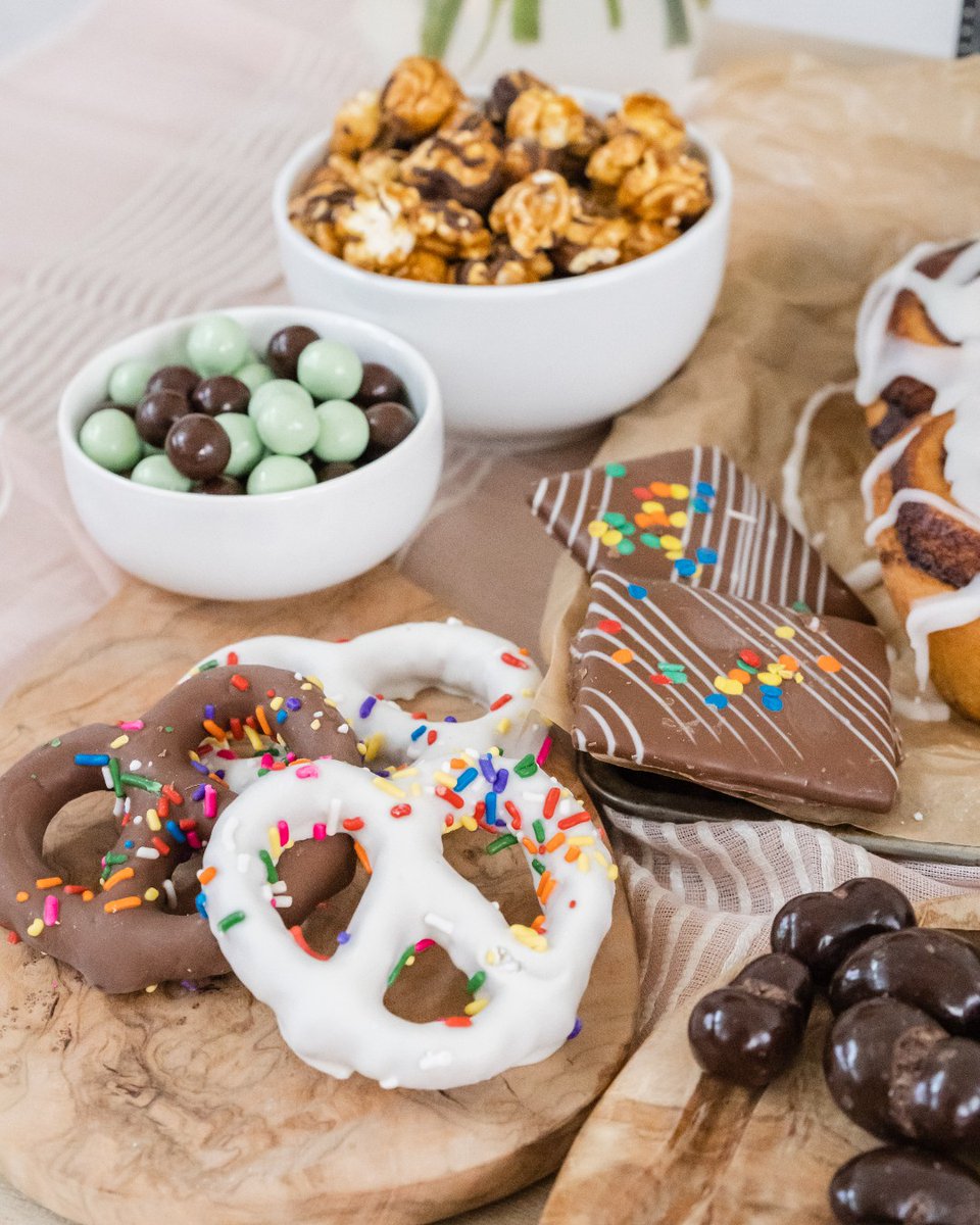 Libra season calls for a celebration as sweet as their sign! 🎉