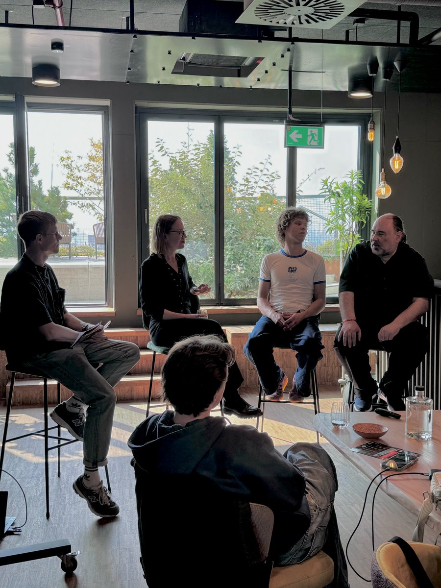 TikTokComms's tweet photo. /1 Last week, we presented our first German music charts analysis during @ReeperbahnFesti and partnered with the festival to host the first TikTok Live music pop-up in Germany, bringing music creators from different countries on stage. 🎵 Check out some of the highlights 🧵 https://t.co/5pnD7PzRMW