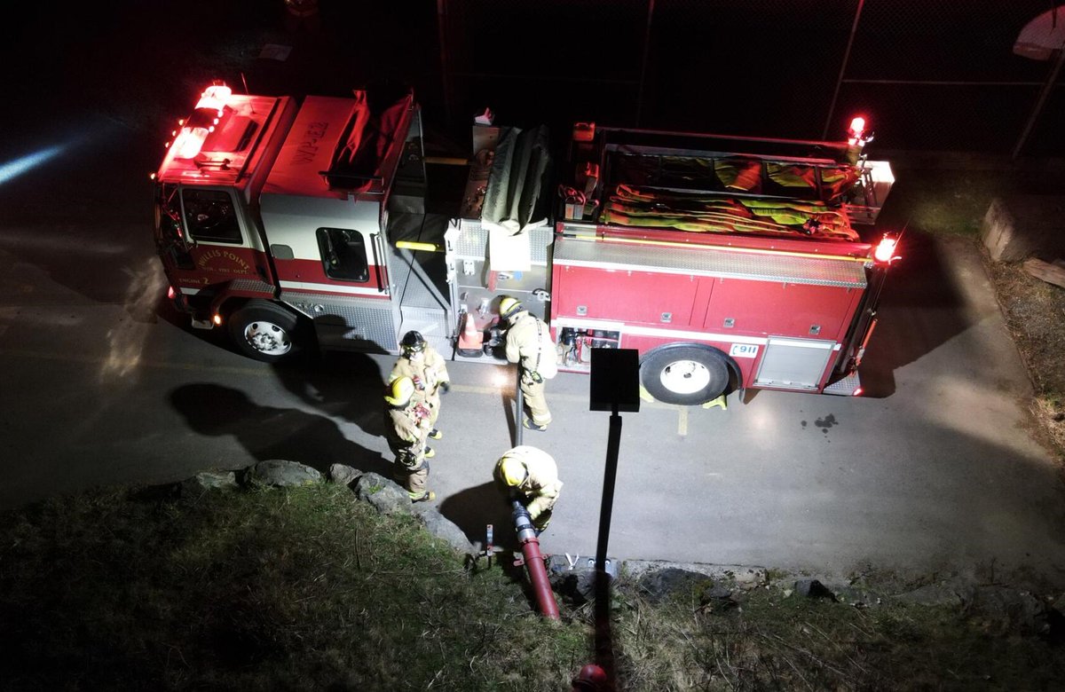 The Willis Point Volunteer Fire Department had to rely on truck lights to navigate the water filling station. That changed with the installation of one SCL2 Series solar luminaire.

Full post here: hubs.ly/Q02R6-dr0

#solar ​​#outdoorlighting #firestation