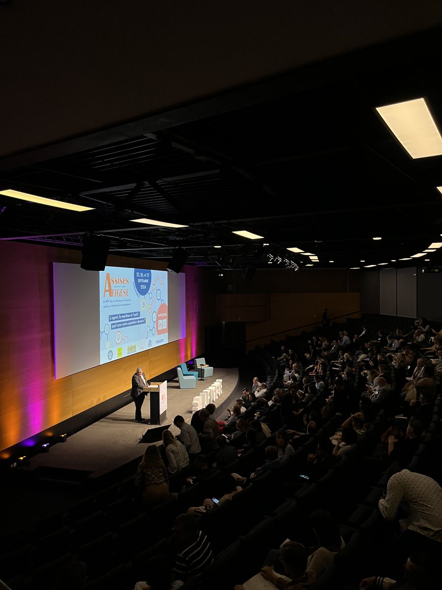 AFIGESE's tweet image. 🔔C’est parti !

Nous avons le plaisir de vous annoncer l’ouverture officielle des Assises de l’AFIGESE 2024 !🎤

Cette première soirée commence en force avec la conférence inaugurale, présidée par Pascal BELLEMIN, Président de l’AFIGESE.

#AFIGESE24 #collterr #assises