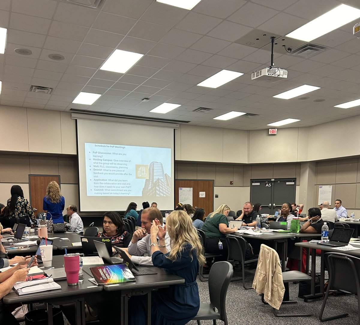 jenn0031's tweet photo. Excellent learning and collaboration took place in an important @AlvinISD Instructional Focus meeting this morning. Our campus and district leaders are committed to improved student learning. #EachStudentEveryDay #BuildingaLegacyofLearning https://t.co/fZUE9JcthI