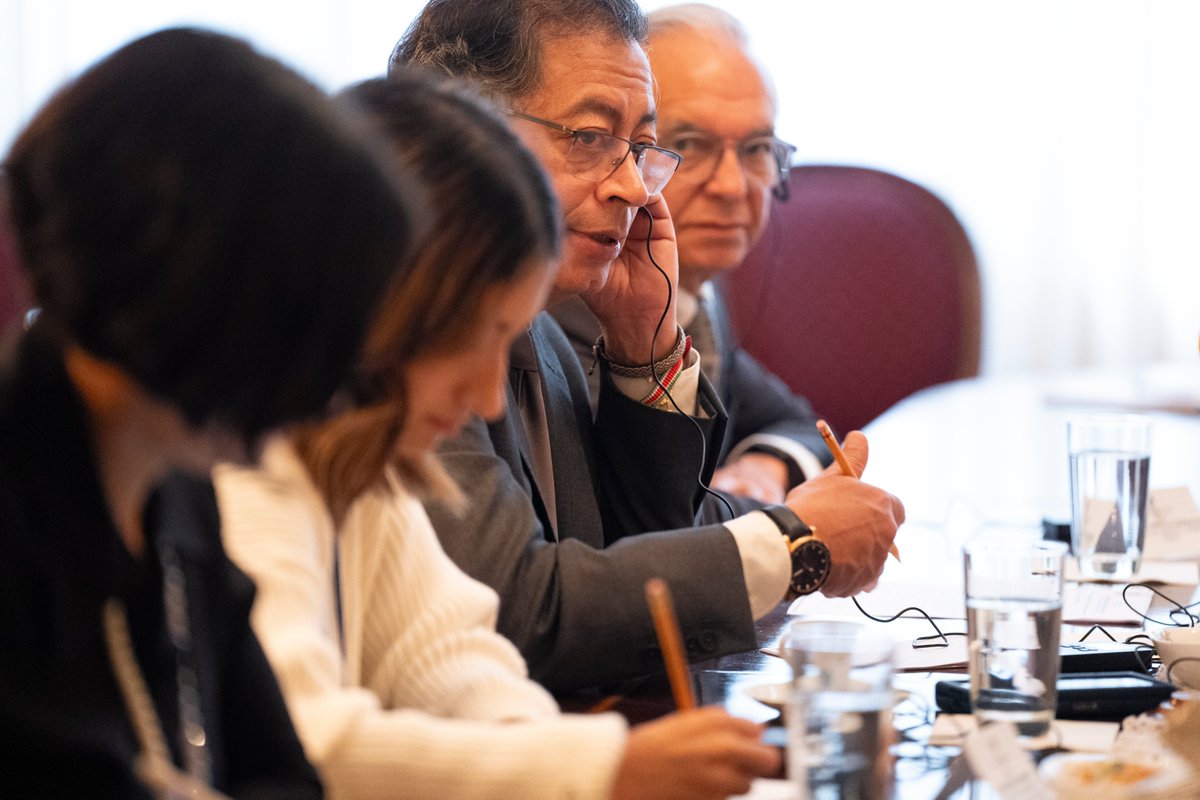KGeorgieva's tweet photo. Very good meeting with President @petrogustavo today. I applaud Colombia's dedication to the climate action and the green transition. Strong institutions and prudent economic management are vital to 🇨🇴’s continued success. The IMF will continue to be a partner to Colombia. https://t.co/2p436XapMt