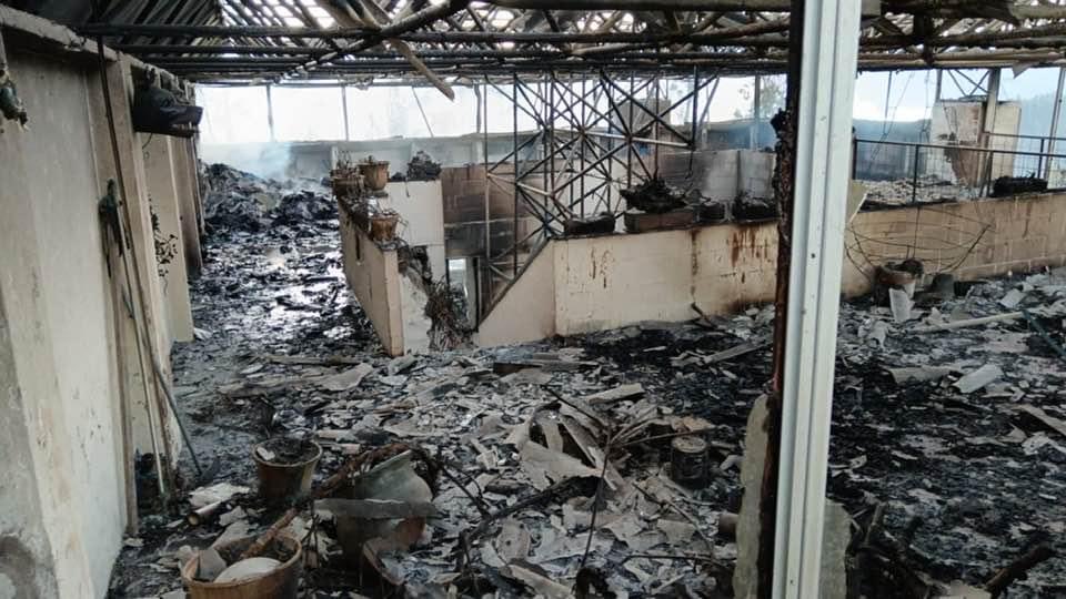 Rolando Moya y Evelia Peralta han perdido todo en el incendio de ayer. Son dos colegas que le han dado mucho al país, a Quito y a su arquitectura. Ahora es el momento de nosotros ayudarles. Si lo puede hacer por favor escríbanme a mi Mail: fcarrion@flacso.edu.ec