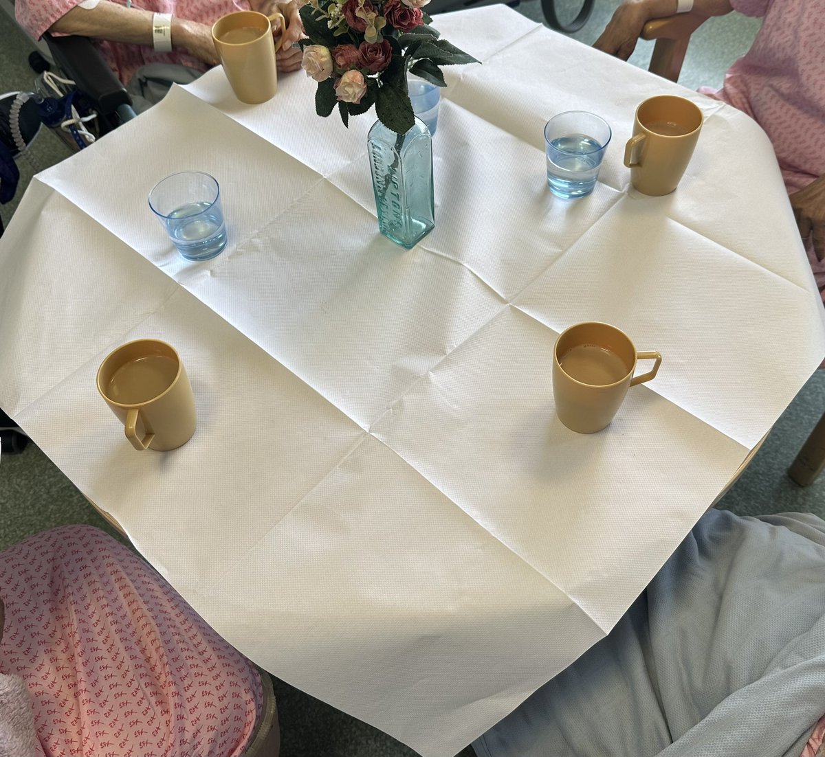 Rosie Skrypak (@glacksie) on Twitter photo Fantastic 10@10 #MOVE MDT session on 10N <a href="/RoyalFreeNHS/">Royal Free London</a> today followed by social dining with patients and staff singing and dancing for lunch 🎶 💃🏻
#preventingdeconditioning <a href="/RoyalFreeChty/">Royal Free Charity</a> <a href="/martinglasser/">Martin Glasser</a> <a href="/CatherionaHowl3/">Catheriona Howley</a> <a href="/AlishaA69581202/">Alisha Ali</a> @Jess_ACastillo <a href="/rebeccalongmat1/">rebecca longmate</a> Fantastic 10@10 #MOVE MDT session on 10N <a href="/RoyalFreeNHS/">Royal Free London</a> today followed by social dining with patients and staff singing and dancing for lunch 🎶 💃🏻
#preventingdeconditioning <a href="/RoyalFreeChty/">Royal Free Charity</a> <a href="/martinglasser/">Martin Glasser</a> <a href="/CatherionaHowl3/">Catheriona Howley</a> <a href="/AlishaA69581202/">Alisha Ali</a> @Jess_ACastillo <a href="/rebeccalongmat1/">rebecca longmate</a>