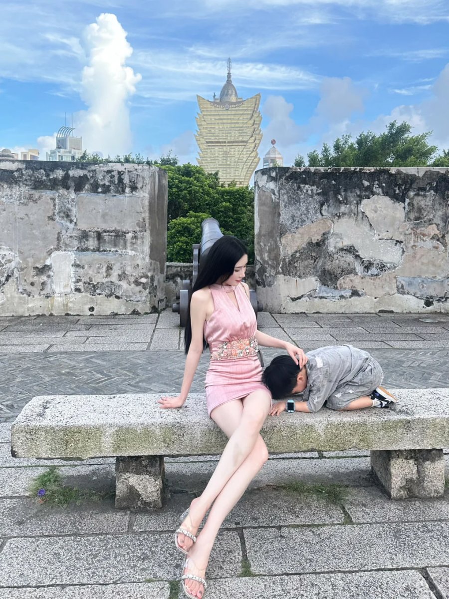 AngelaFurt30928's tweet photo. 去旅行就一直在走路
有一种旅行叫妈妈觉得我开心的旅行
#大长腿 #辣妈 还有人要叫我妈妈没
想跟着叫妈妈的点赞关注私信我哦 https://t.co/vDyaMXfWQT
