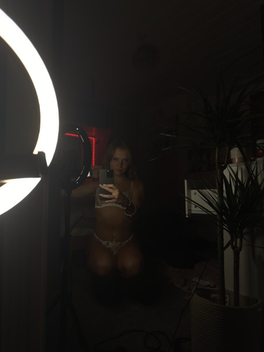 Lily Love 💕 tweet media