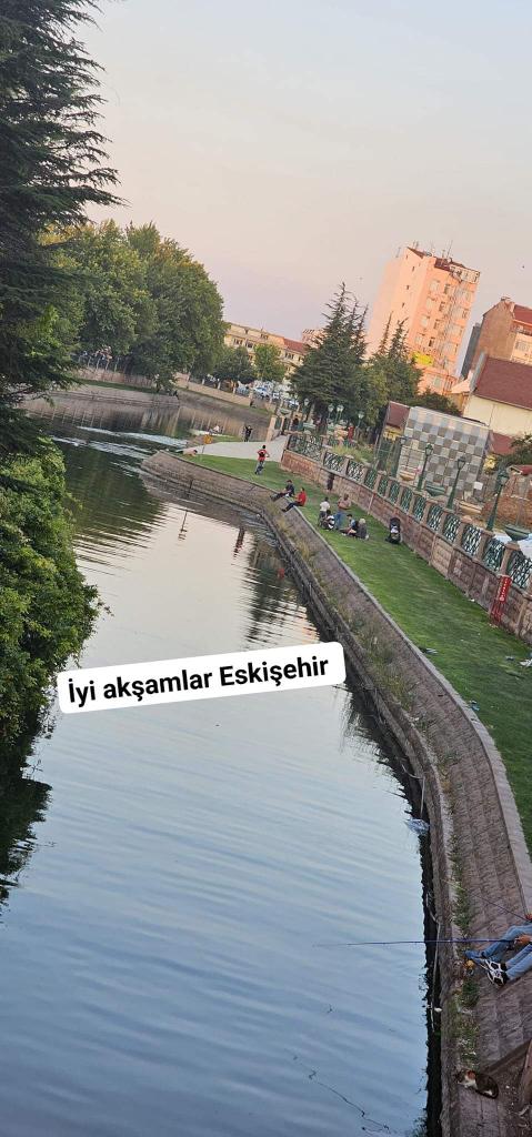 Mutlu akşamlar Eskişehirden❤️✋🖤