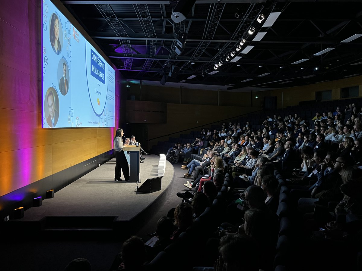 AFIGESE's tweet image. 🔎Plongée dans la première conférence des Assises !

Le thème : « Le choc technologique des outils numériques : du questionnement sur la démocratie à l’appréhension de l’IA par les Français ».

👥Sur scène : Asma Mhalla, Laurent Inard et Éric Portal

#AFIGESE24 #collterr #IA