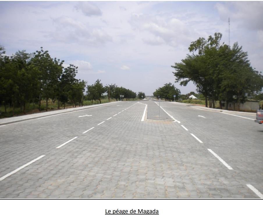 MintpGov's tweet photo. Archive images of the #Figuil-#Magada road and the town of Figuil.
#Cameroon🇨🇲

______________
French👇🏿👇🏿
Images d'archives de la route Figuil-Magada et de la ville de Figuil.

#Cameroun🇨🇲 https://t.co/HzvBjWNraH