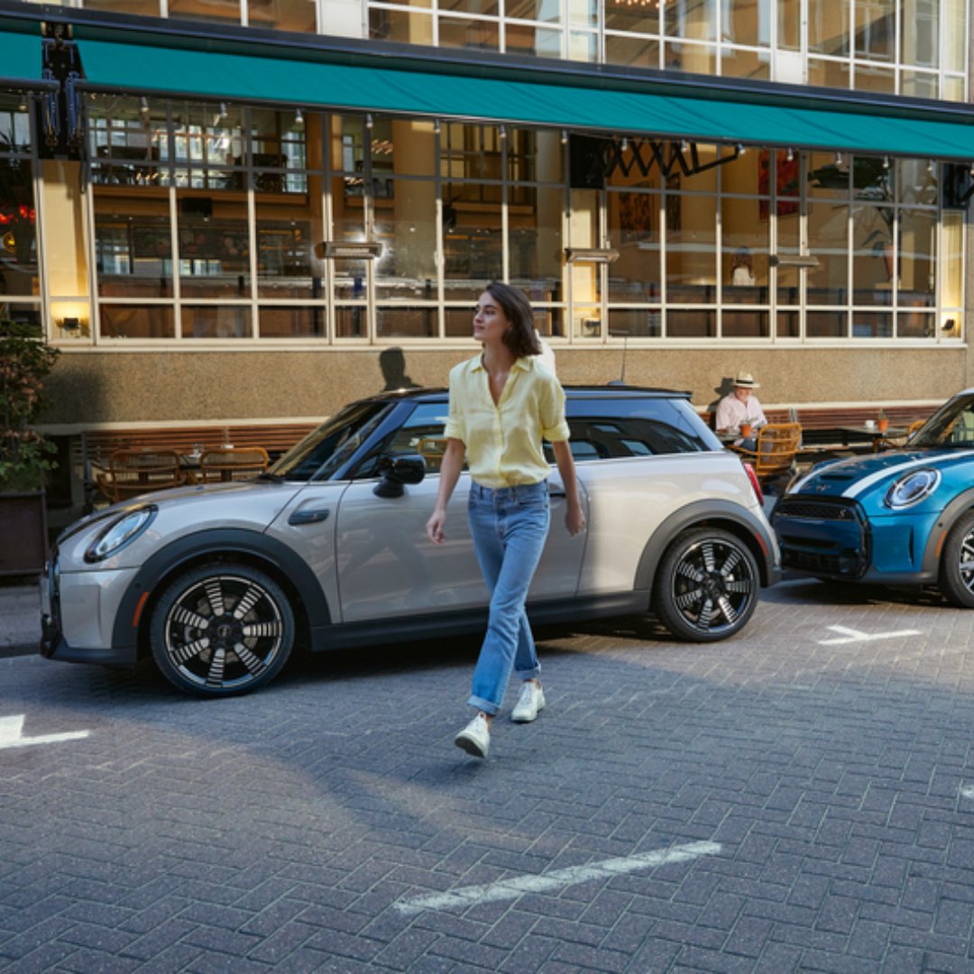 AnnapolisMINI's tweet image. Classics never fade! Grab a pre-owned MINI and own a piece of iconic style and performance. 😎 #IconicStyle

myminiannapolis.pulse.ly/c77a6qpnm0