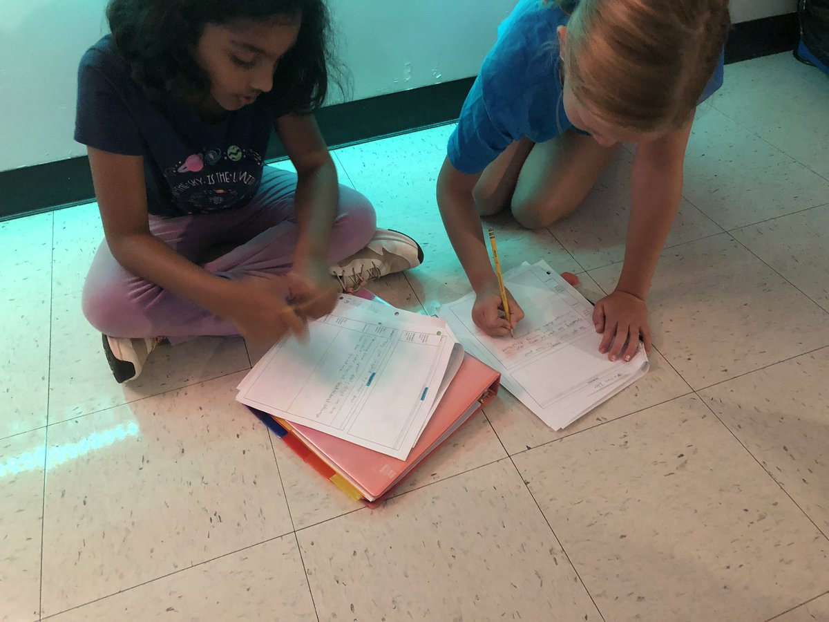 msjohnson_a's tweet image. Writing partners are in full swing gathering evidence together! 🤩 #splitlevel #WritingCommunity #GROWcelebratematter