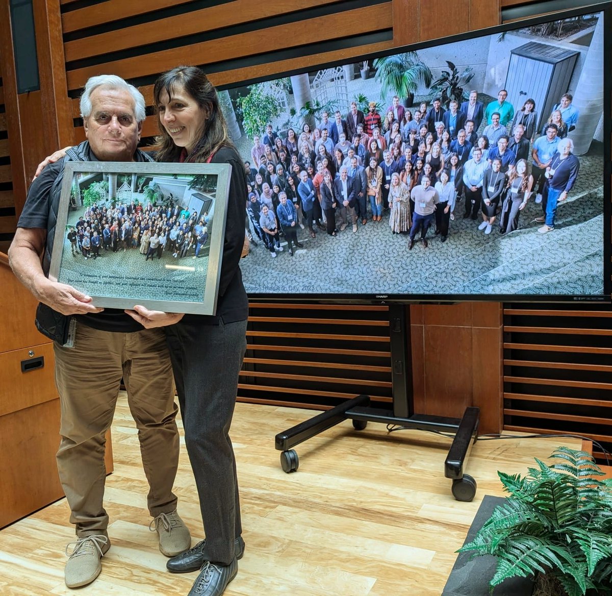 Farncombe Institute (@farncombe_gi) on Twitter photo A heartfelt thank you to Dr. Steve Collins for your dedication and incredible impact! 🙌 As we turn the page, we’re excited to welcome Dr. Elena Verdu to lead us into a bright new chapter! 🚀 #Gratitude #Leadership #Teamwork <a href="/VerduLab/">Verdu Lab</a> <a href="/Bercik_Collins/">Bercik-Collins Lab</a> <a href="/machealthsci/">McMaster Health Sciences</a> A heartfelt thank you to Dr. Steve Collins for your dedication and incredible impact! 🙌 As we turn the page, we’re excited to welcome Dr. Elena Verdu to lead us into a bright new chapter! 🚀 #Gratitude #Leadership #Teamwork <a href="/VerduLab/">Verdu Lab</a> <a href="/Bercik_Collins/">Bercik-Collins Lab</a> <a href="/machealthsci/">McMaster Health Sciences</a>