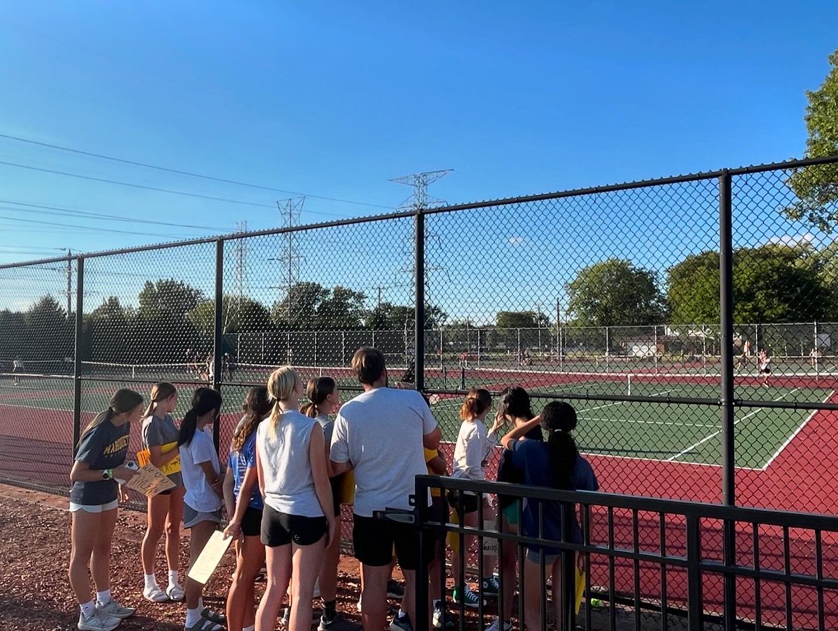 JWHSdistance's tweet image. JWXC Tigers 🏃‍♀️👟supporting JW Tennis Tigers 🎾#supportingoneanother