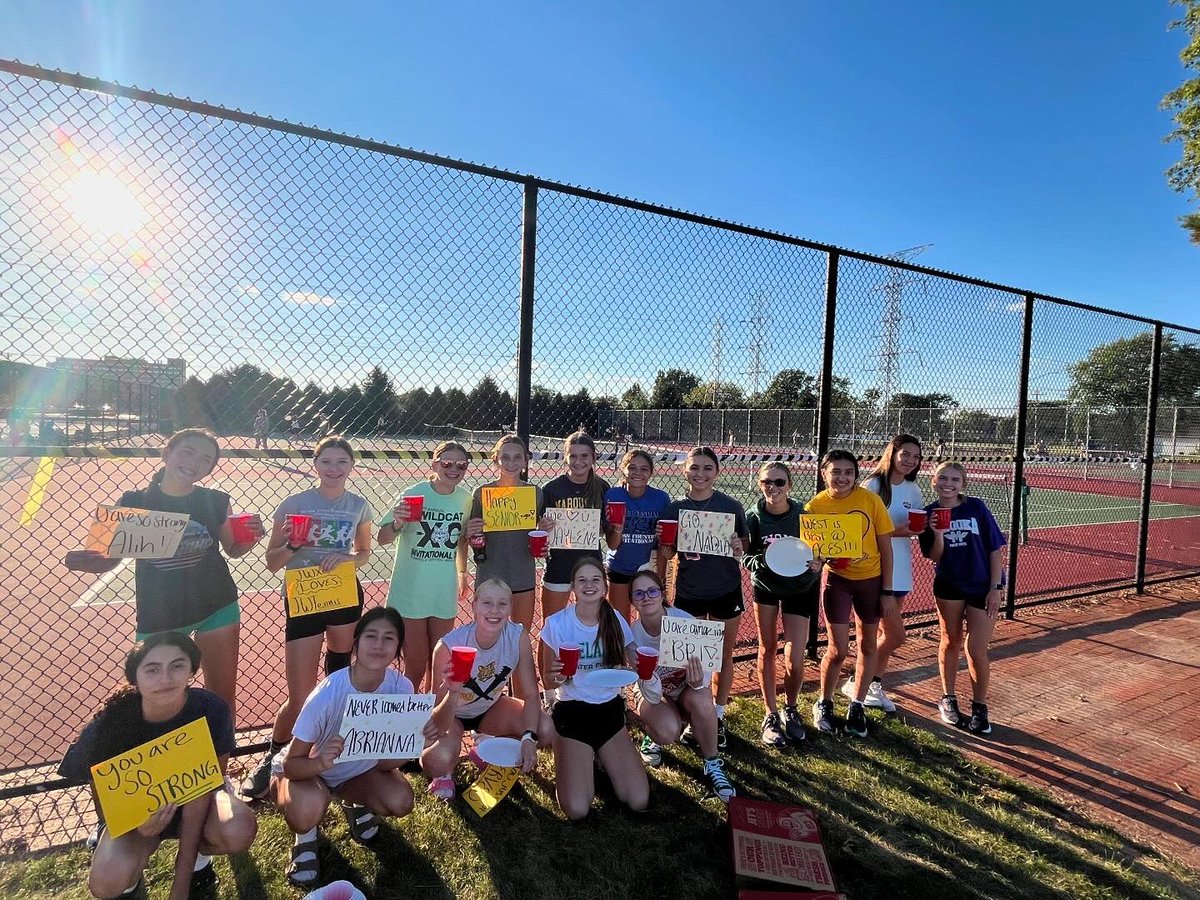 JWHSdistance's tweet image. JWXC Tigers 🏃‍♀️👟supporting JW Tennis Tigers 🎾#supportingoneanother