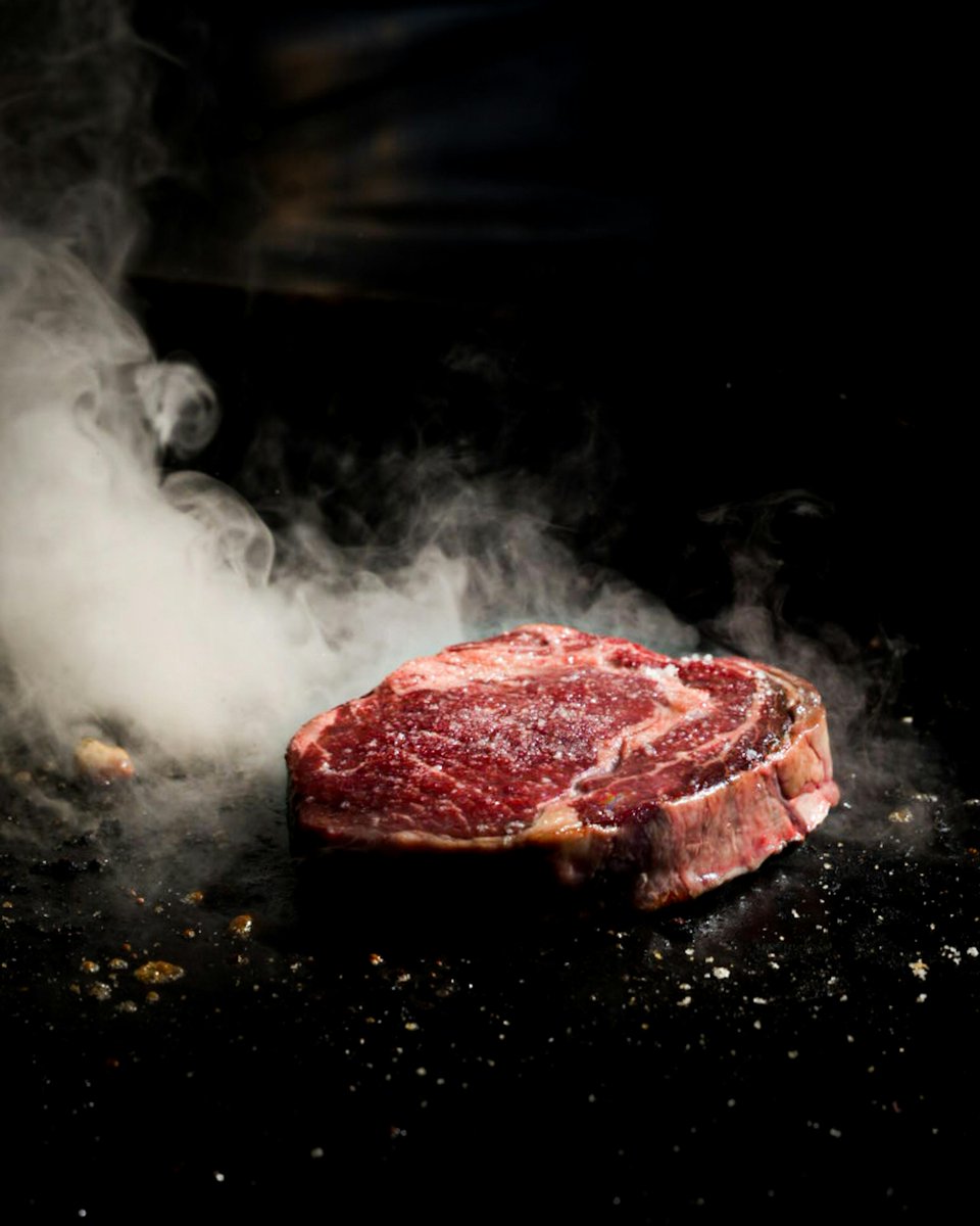 gourmetkitchngr's tweet image. Wisdom Wednesday
&quot;Did you know? Searing meat doesn’t &apos;seal in juices,&apos; but it does add incredible flavor through caramelization! Discover top kitchen tools to perfect your sear: gourmetkitchengear.com

#SearingTips #MeatLovers #CookingTechniques #ChefSkills #FlavorBoost