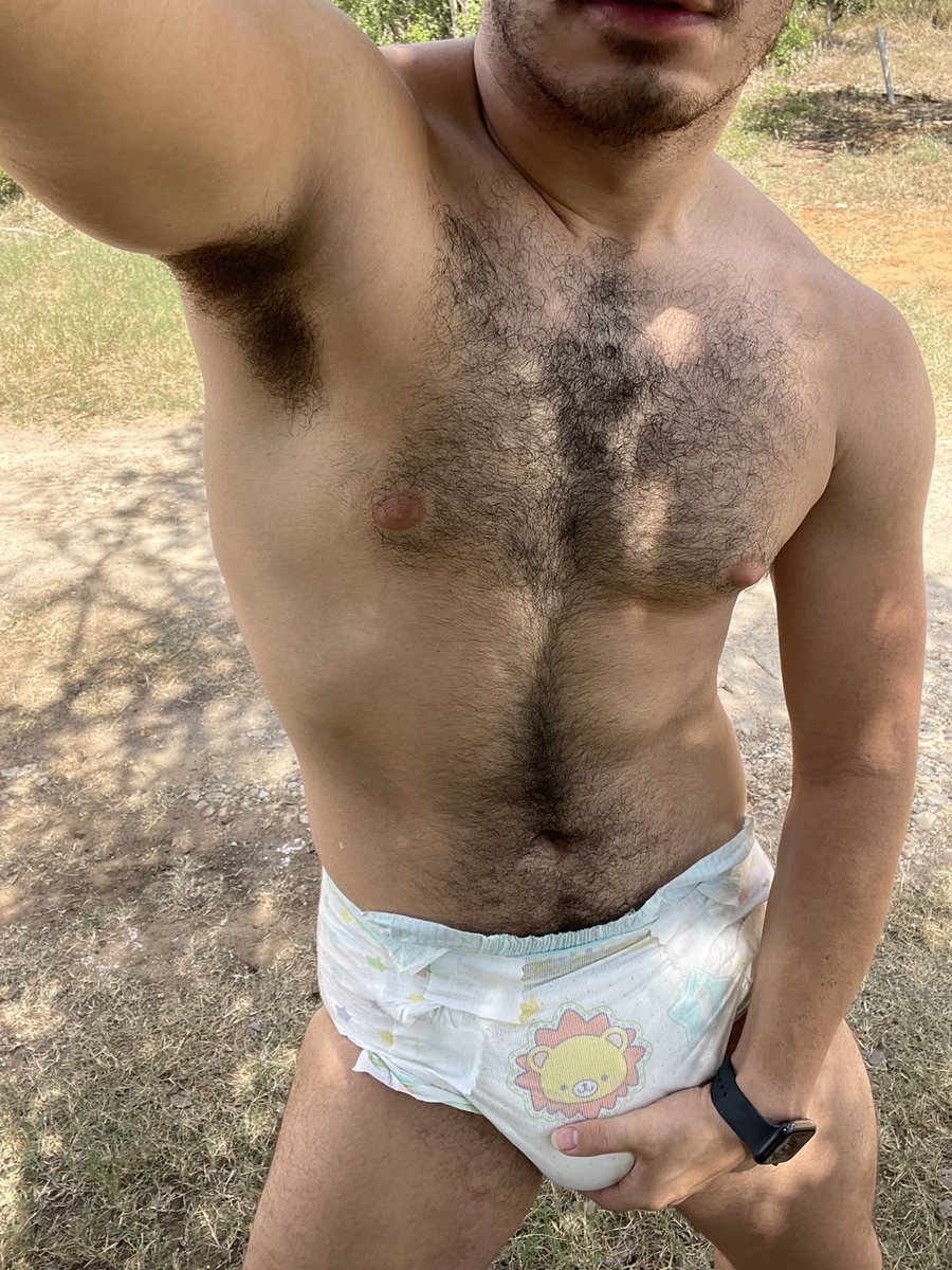 PurebredNeon's tweet photo. Hot Sweaty Hairy chest and a full diaper bulge now be a good boy and get on your knees and snoof 🐽🐶😈

#abdl #abdldiaperboy #fulldiaper #pupplay #kinky #fetish https://t.co/9JKOVoqTqp