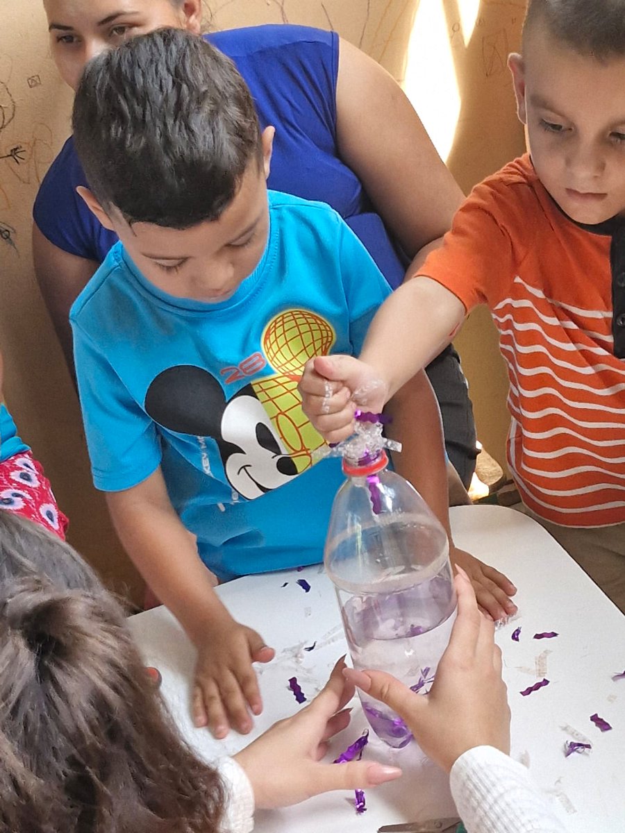 ADASBA en asocio con ChildFund desarrolla la sesión "Hago mi juguete", en el marco del modelo programático 'Creciendo Contigo" con la participación de niños, niñas y madres de familia de la comunidad de La Cuchilla, Ceguaca, S. B.

<a href="/ChildFund/">ChildFund</a> <a href="/ChildFundHN/">ChildFundHonduras</a>