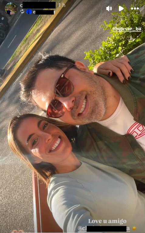 fantasmela's tweet photo. La 🐴 y el amigo al que le robó la valija #intimos https://t.co/NUq5MU9EbL