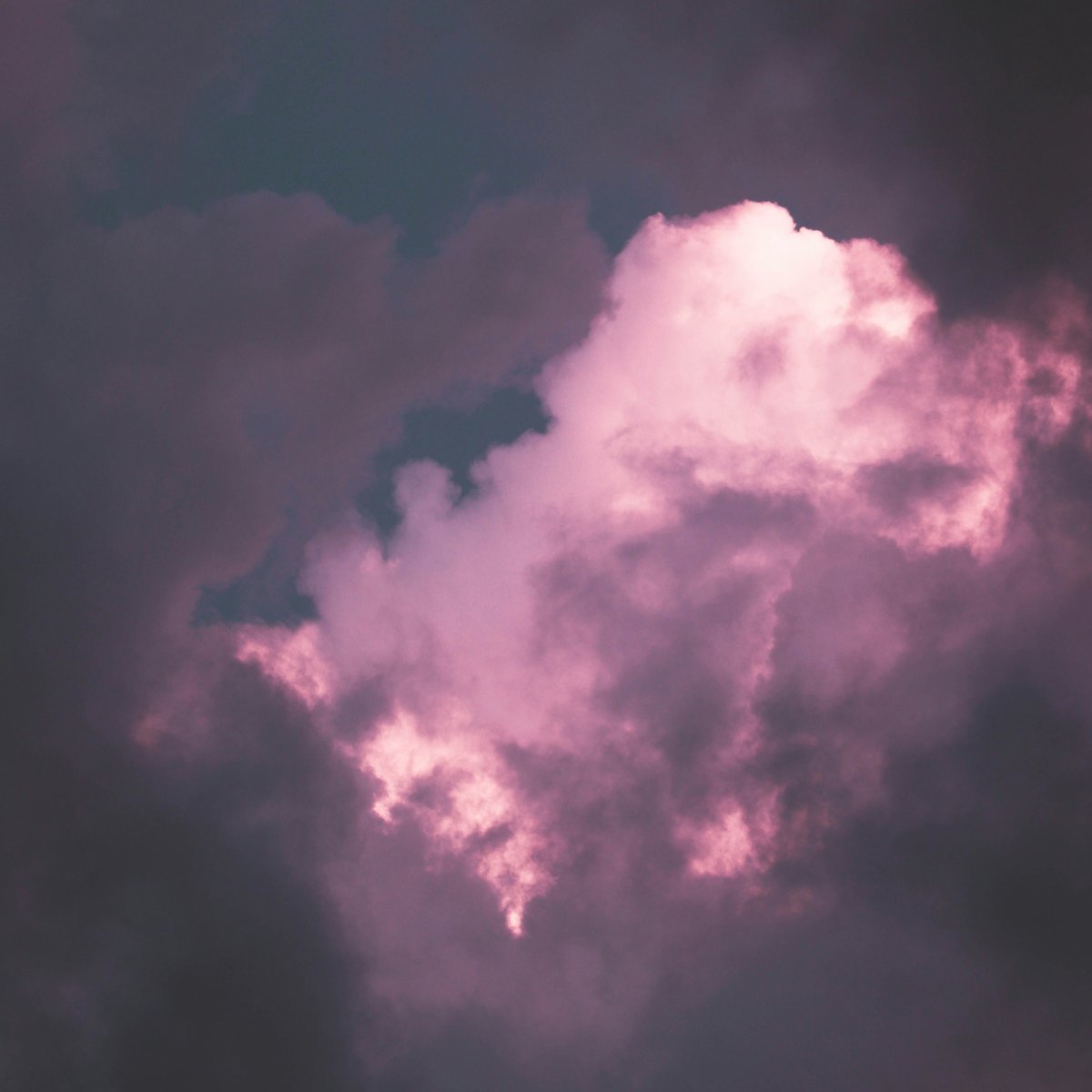 charlieryderr's tweet photo. New ambient track out today, "A Thread Woven In Time" https://t.co/fc23lJTIj9