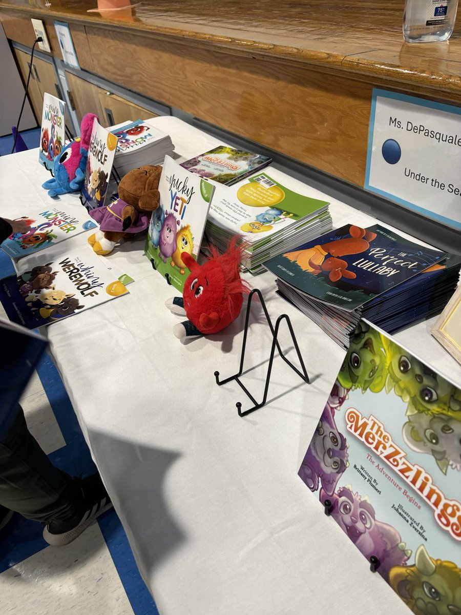 HowellTwpAdelph's tweet image. Thank you to author Brittany Pulmeri for sharing her wonderful books with us this evening ⁦@HowellTwpNewbry⁩ #HowellReads