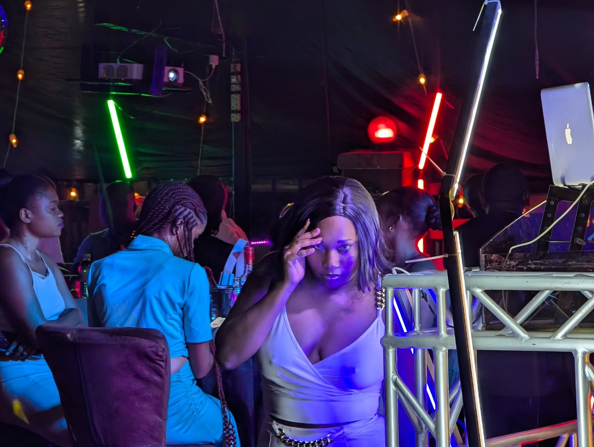 Noretirevents's tweet photo. All about last week's #DefiniteFriday incase you missed out.
#NoRetireEvents #KampalaNights #KampalaNightlife #manchesterunited https://t.co/XqM1ZHvGs4