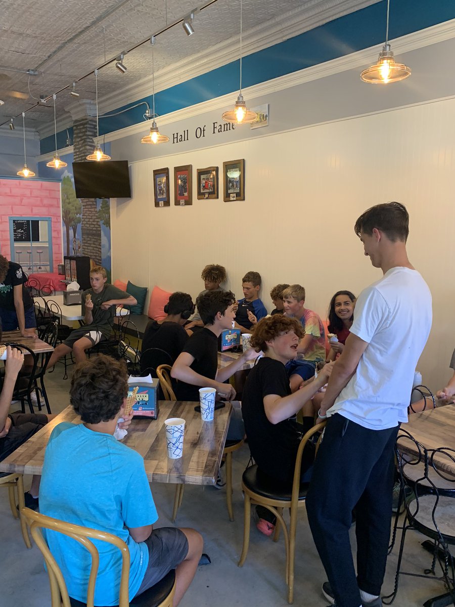 263soccer's tweet photo. Beautiful day for a “Fun Run” through town.  Big thanks to Lil Deuce Scoop for serving up 32 ice creams…the best way to finish a run is ice cream with your team:)
@MulvaneChamber @MulvaneSports https://t.co/kV0HqPb2eM
