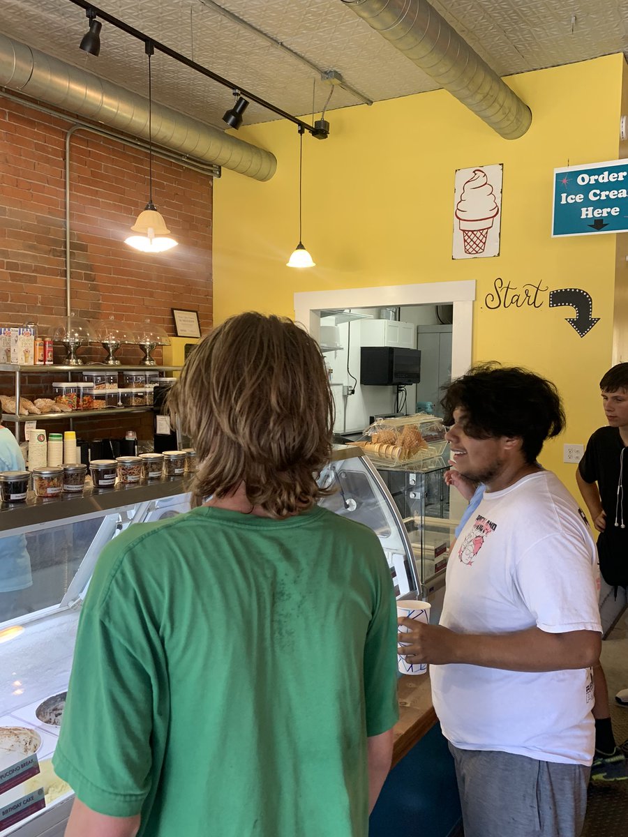 263soccer's tweet photo. Beautiful day for a “Fun Run” through town.  Big thanks to Lil Deuce Scoop for serving up 32 ice creams…the best way to finish a run is ice cream with your team:)
@MulvaneChamber @MulvaneSports https://t.co/kV0HqPb2eM