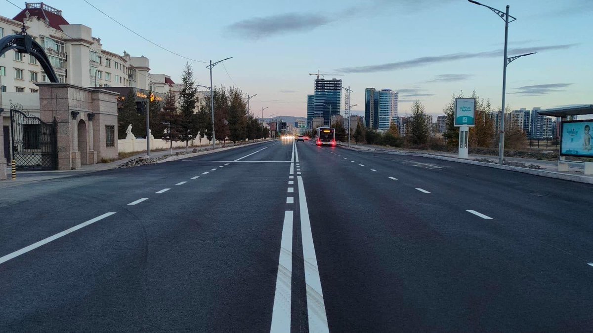 Их тэнгэрийн уулзвараас "И-март" дэлгүүрийн уулзвар хүртэлх авто замыг шинэчилж, хөдөлгөөнийг нээлээ