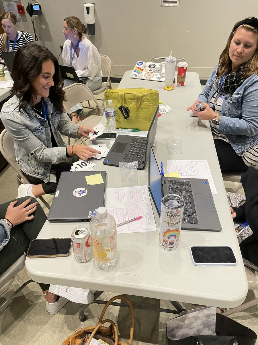 Rebecca Burns tweet media