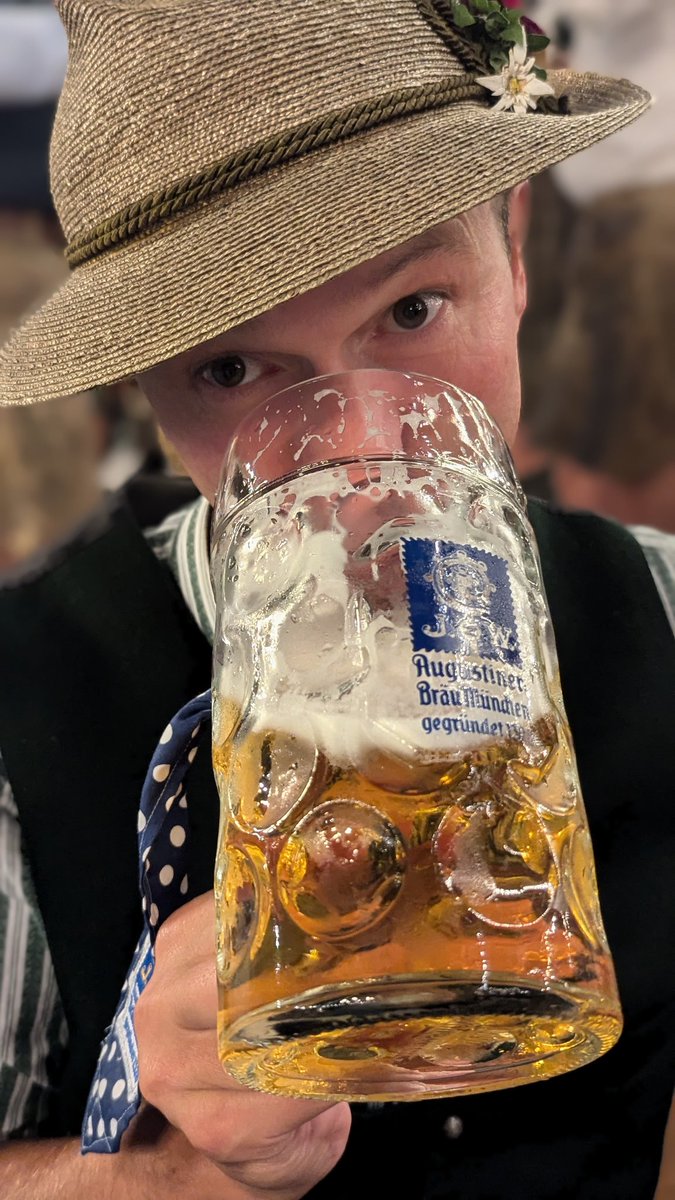 Schöne Grüße vom <a href="/wiesnmichi/">🥨 Michi</a>