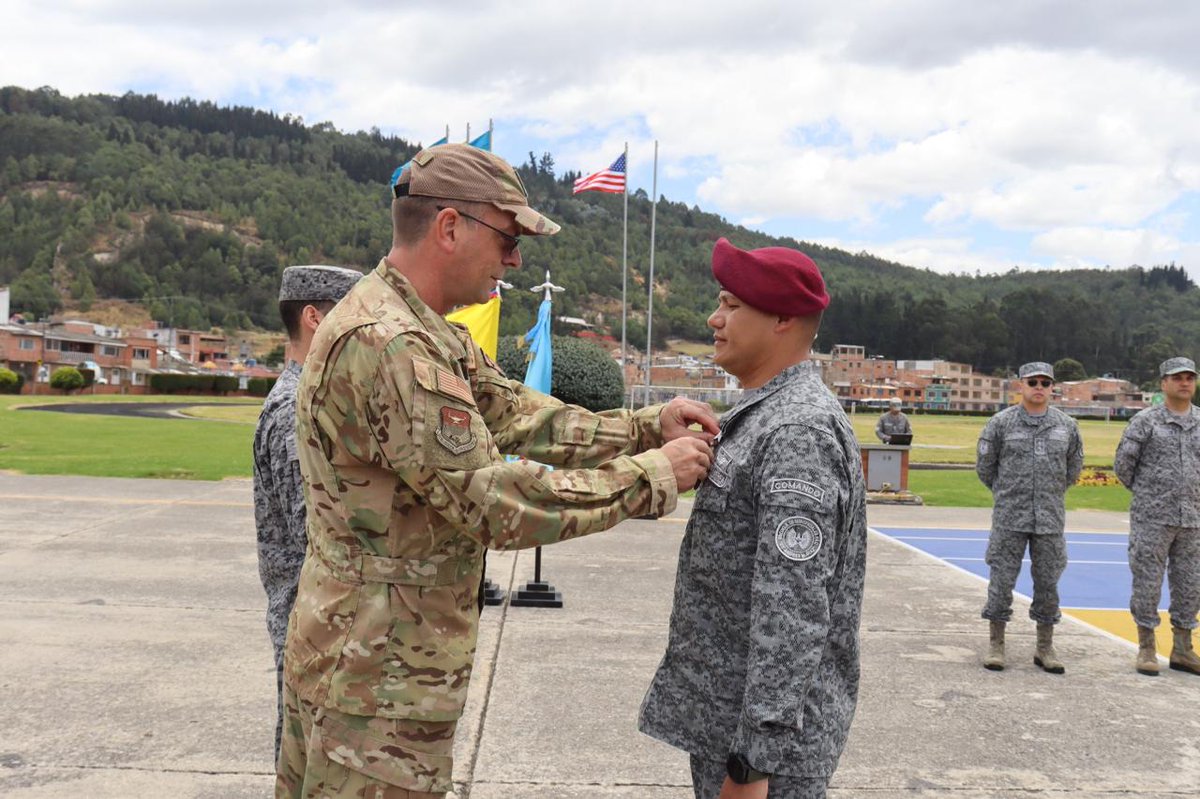 FuerzaAereaCol's tweet photo. Con el objetivo de fortalecer la educación y los convenios de cooperación, la Escuela de Suboficiales de la @FuerzaAereaCol recibió visita geoestratégica de La Inter-American Air Forces Academy (IAAFA).
➡️https://t.co/0VTRerrqMY
#SiempreFirmes
#ESUFA
#AdAstra🚀 https://t.co/4qRiE6HsFL