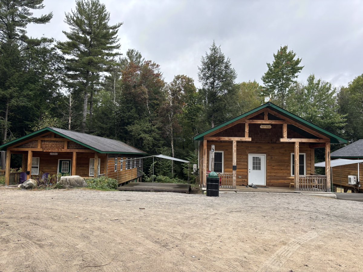 Ms_K_Crew's tweet photo. Home Sweet Home for the next few days @CMartyrsHCDSB @campmuskoka https://t.co/buEnkTwm8D