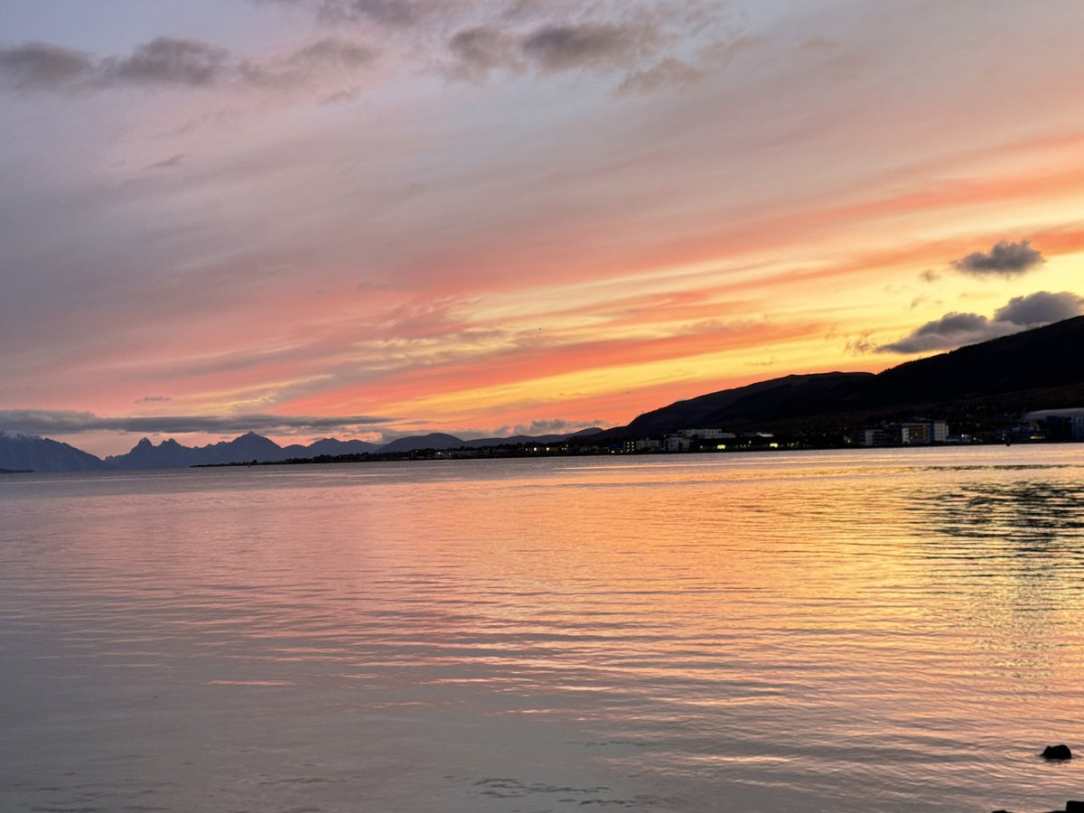 Vadfinnsomkring's tweet image. Beautiful view in Northern Norway 🇳🇴 this Evening 
📷 Marianne Kandelin 
#Sortland  #Norge #Norway #sunset #solnedgång
